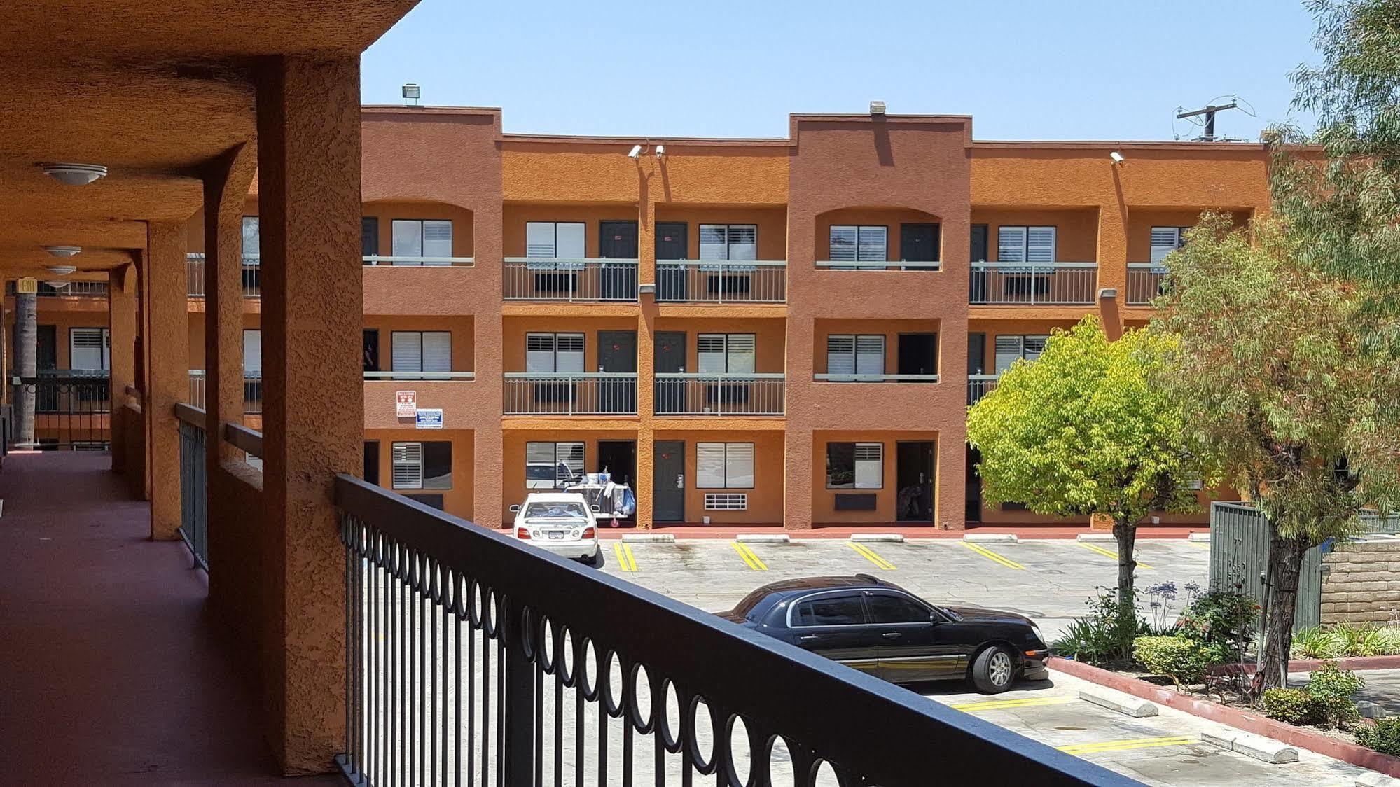 Travel Plaza Inn Compton Esterno foto